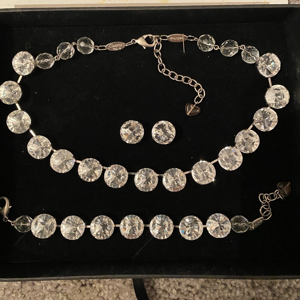 Sabika Vienna Choker, Bracelet and Stud set